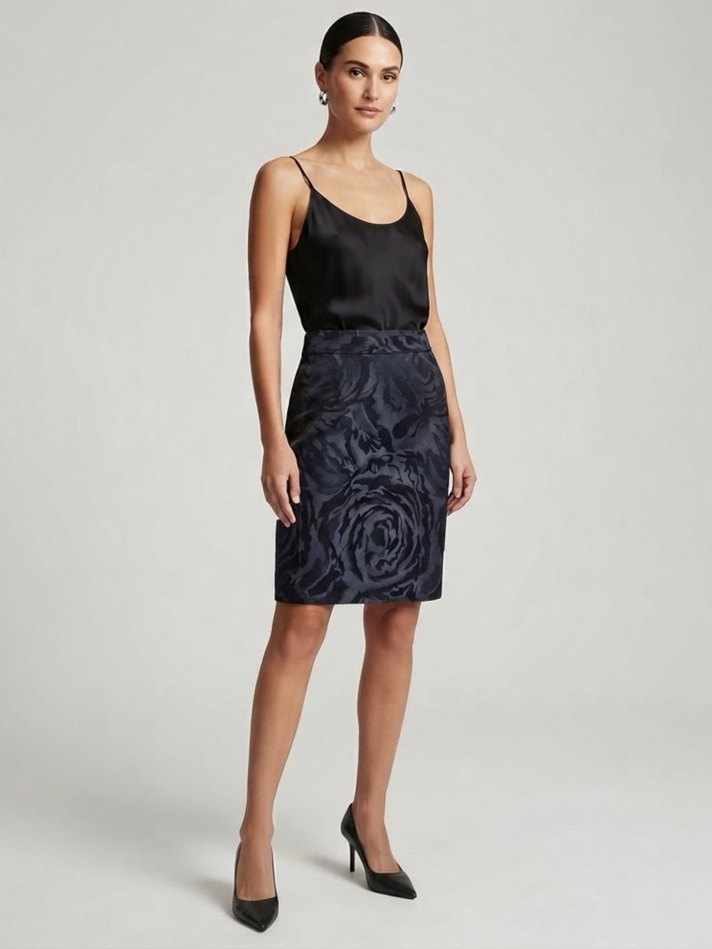100% Silk Elegant Black Patterned Skirt (Korean Designer) Size 6
